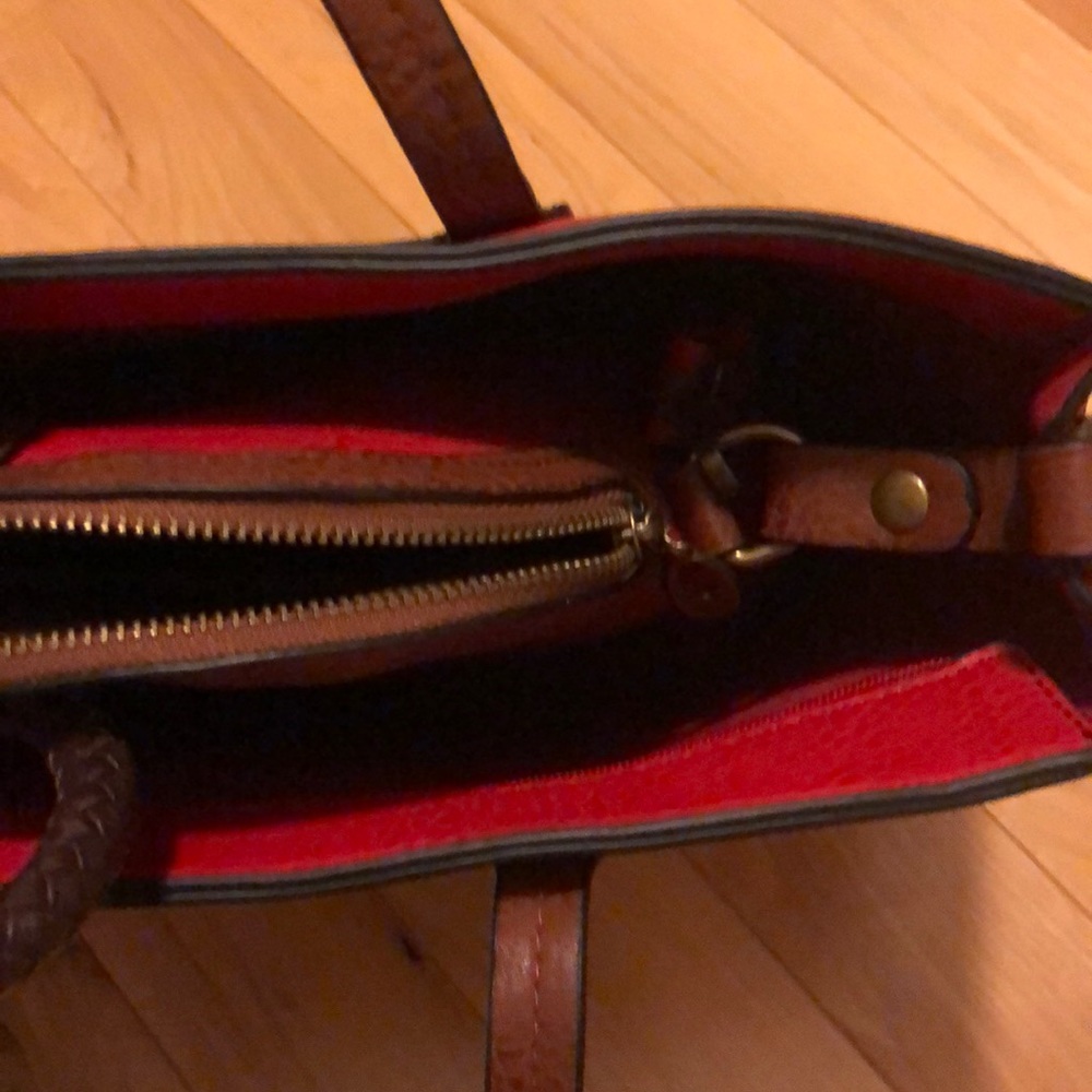 Red bag - Picture 2 of 8